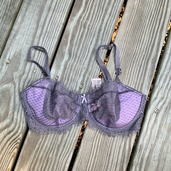 Victoria Secret 34DD Push Up Bra without Padding - Picture 1 of 3